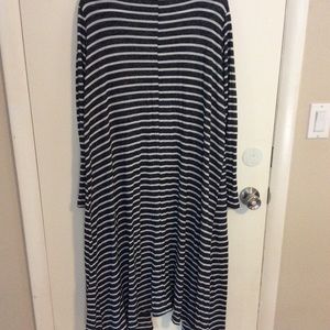 Black and white striped medium duster with pockets